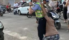 襄阳警察抓捕爆料视频,现场视频曝光